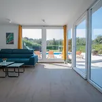 Vinky Villa