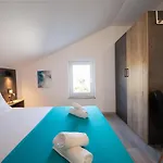 Vinky Villa