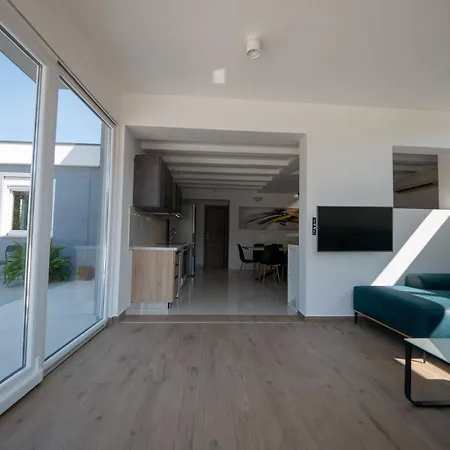 Vinky Вилла Пула